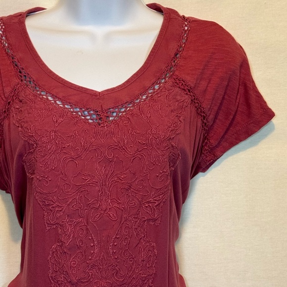 F-74 Gloria Vanderbilt‎ Pink Embroidered Lace Trim Short Sleeve Pullover Blouse - Picture 4 of 16